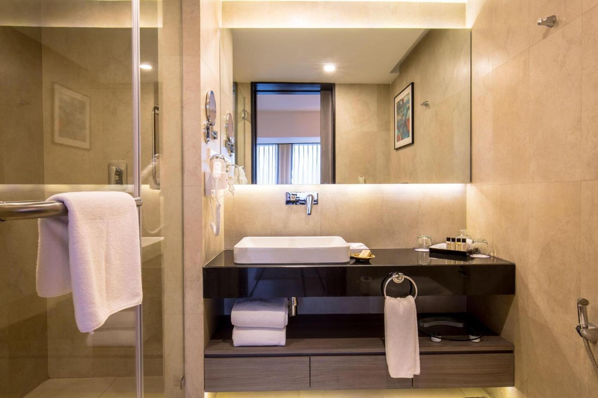 Hotel Aela Grand Near Delhi Airport By La Casa Yeni Delhi Dış mekan fotoğraf